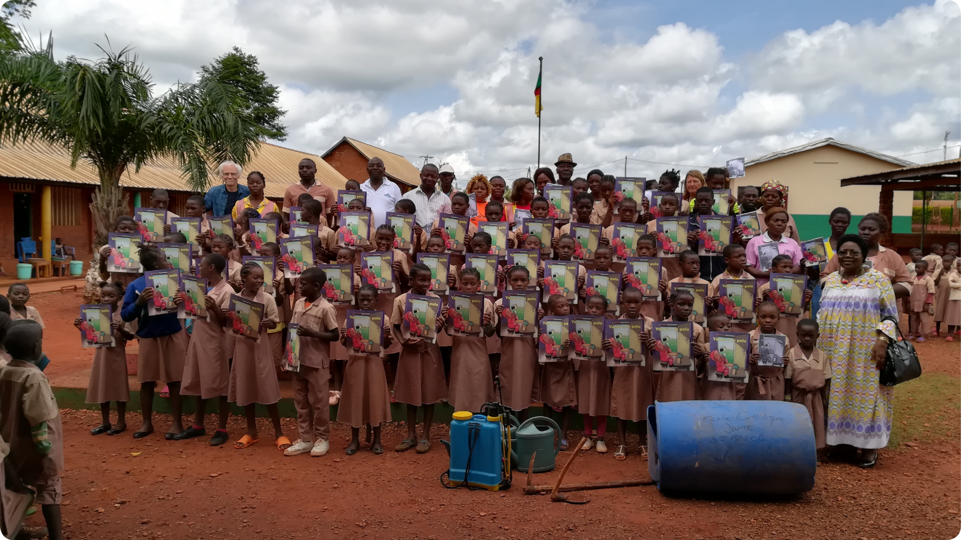 Des jardins scolaires au Cameroun